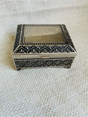 Vintage Ornate Filigree Silver-Tone Decorative Jewelry Box 4"